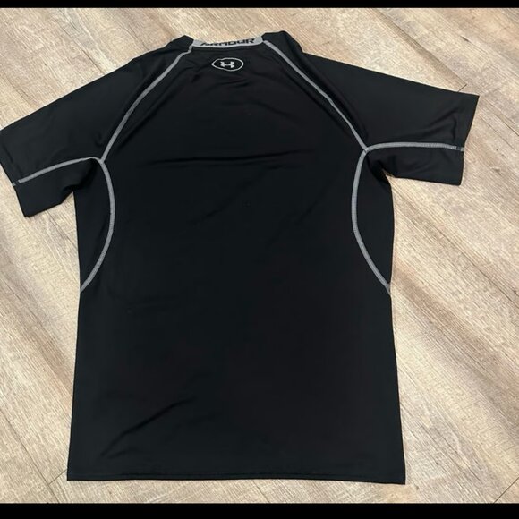 Under Armour Compression Shirt 2XL - Picture 6 of 6
